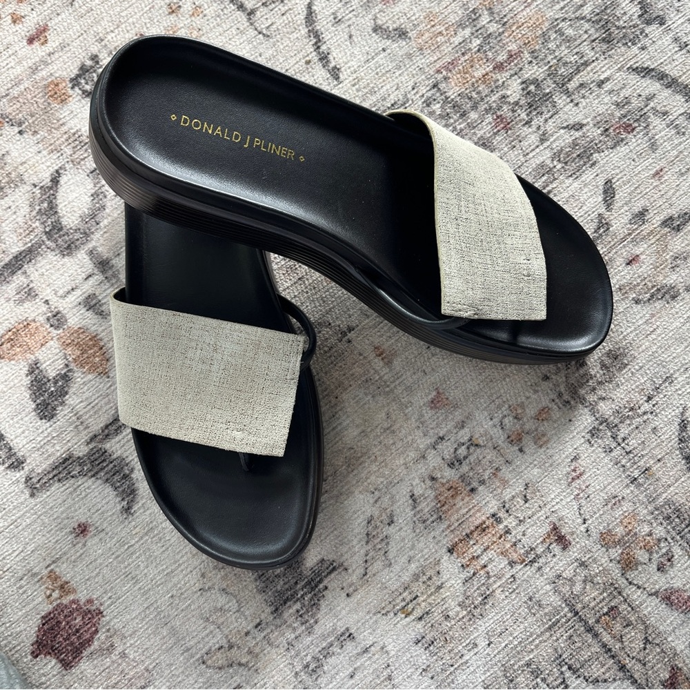 Donald J. Pliner FIFI Black and Cream/Copper Slide Sandals with Storage Bag 9.5N